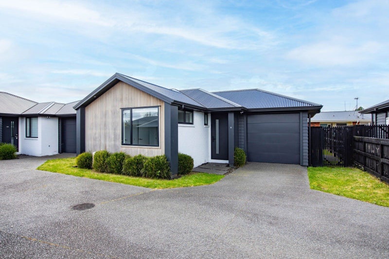 3/4 Heath Street, St Andrews, Hamilton - Carousel 1