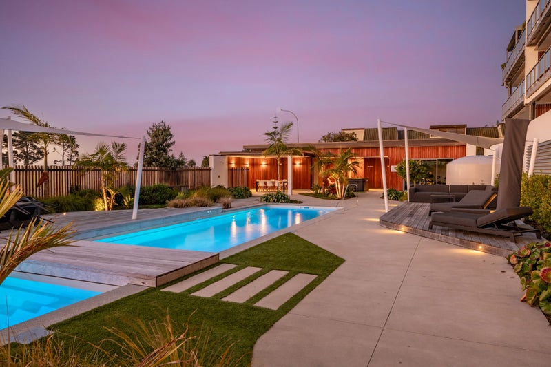 4/33 Beach Road, Tāhunanui, Nelson - Carousel 1