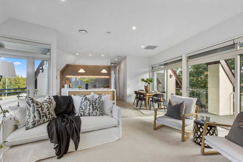 6/19 Carlton Mill Road, Merivale, Christchurch - Carousel 2