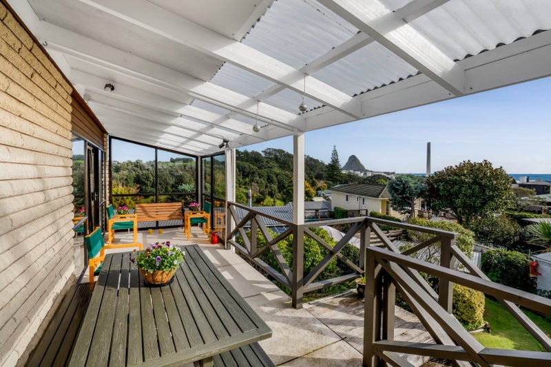 8B Squire Place, Blagdon, New Plymouth - Carousel 1