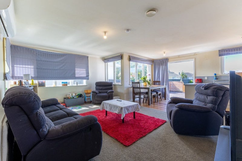 12 Aberdeen Avenue, Takaro, Palmerston North - Carousel 2