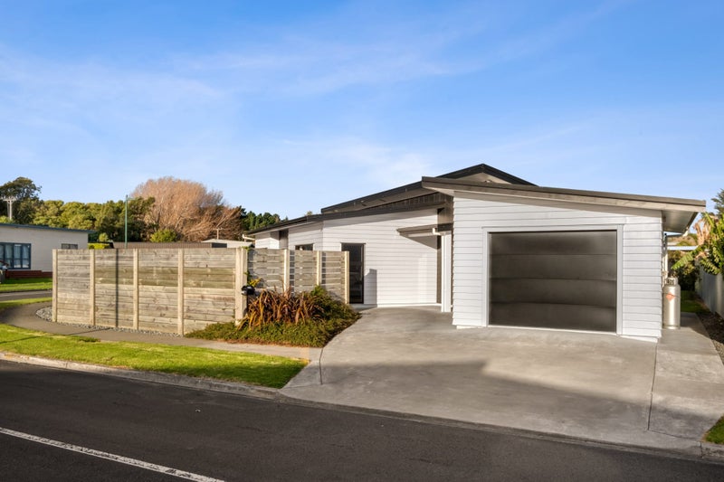 7 Tuamotu Park, Wainui, Gisborne - Carousel 1
