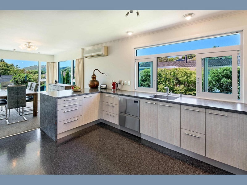 104 Oriel Avenue, Tawa, Wellington - Carousel 2