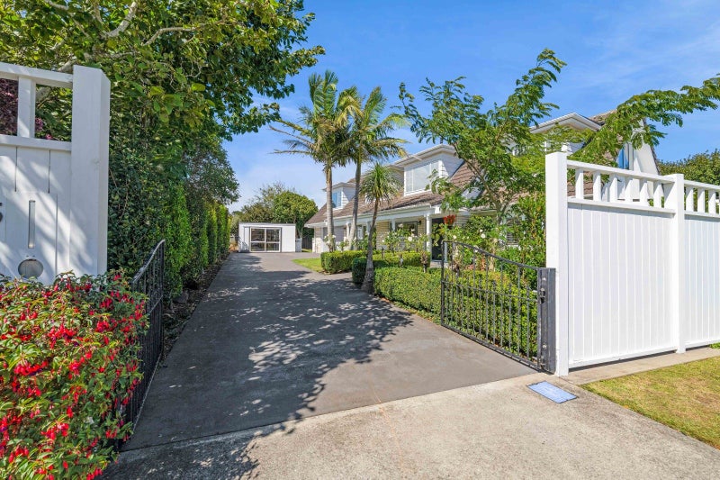 5 Tamati Place, Merrilands, New Plymouth - Carousel 1