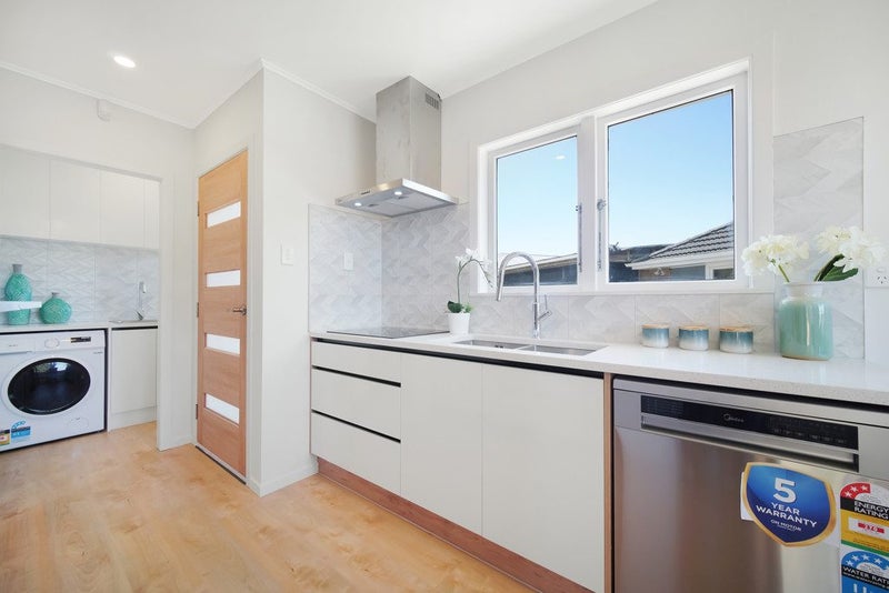 24 Halswell Street, Mangere East, Auckland - Carousel 2