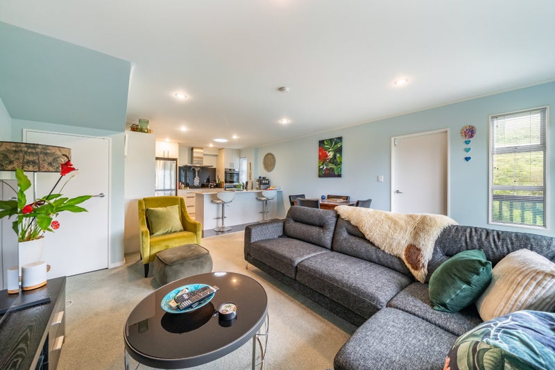 15 Marjory Close, Broadmeadows, Wellington - Carousel 2