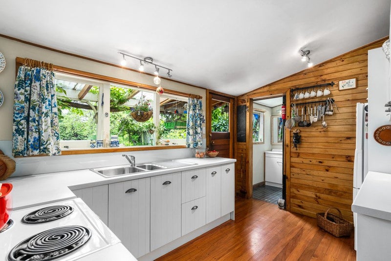 16 Laing Crescent, Heathcote Valley, Christchurch - Carousel 2