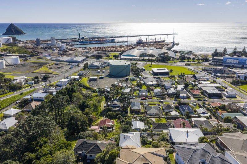 15 Weston Street, Moturoa, New Plymouth - Carousel 20