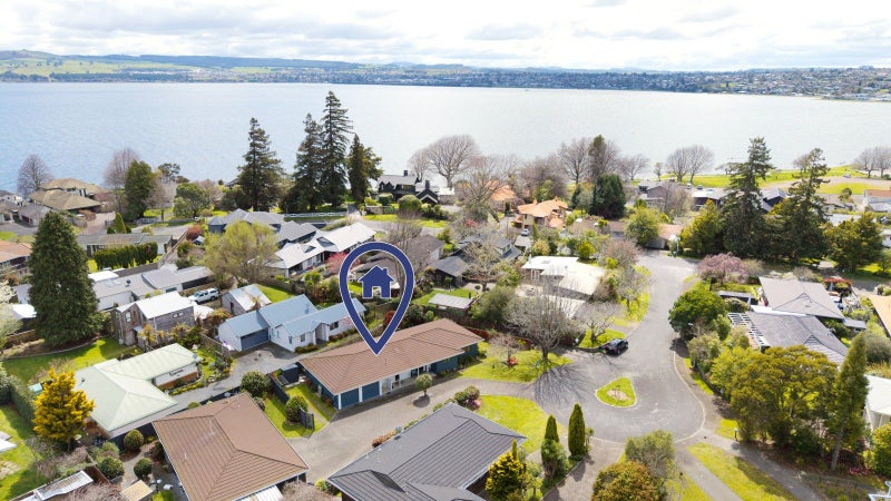 7 Kathleen Place, Rainbow Point, Taupo - Carousel 2