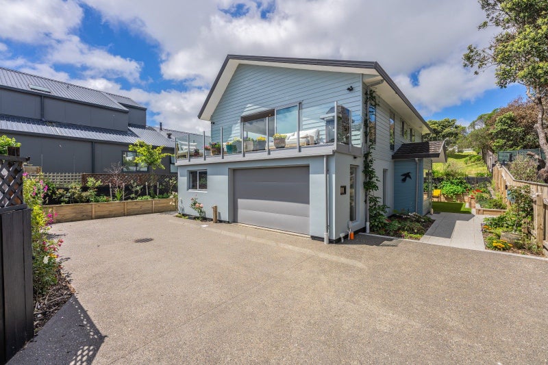 93B The Esplanade, Raumati South, Paraparaumu - Carousel 1