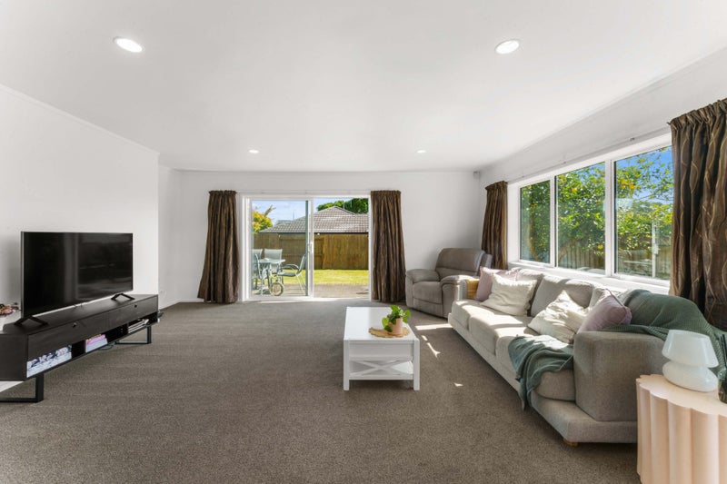 18 Ranfurly Terrace, Pyes Pa, Tauranga - Carousel 2