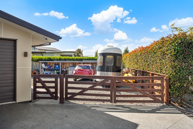 8 Anfield Way, Lincoln, Lincoln - Carousel 2