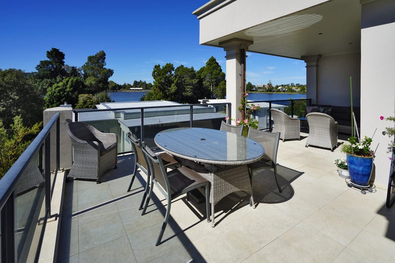 138 Lake Crescent, Hamilton Lake, Hamilton - Carousel 1