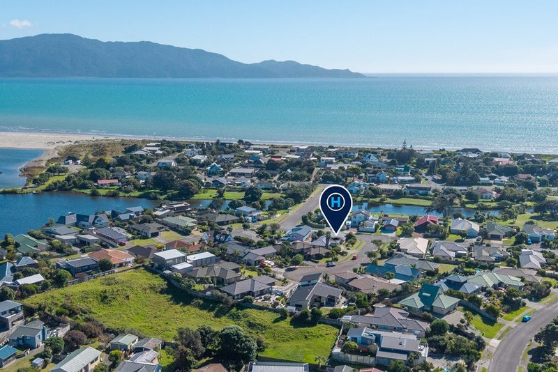 4 Te Ropata Place, Waikanae Beach, Waikanae - Carousel 22