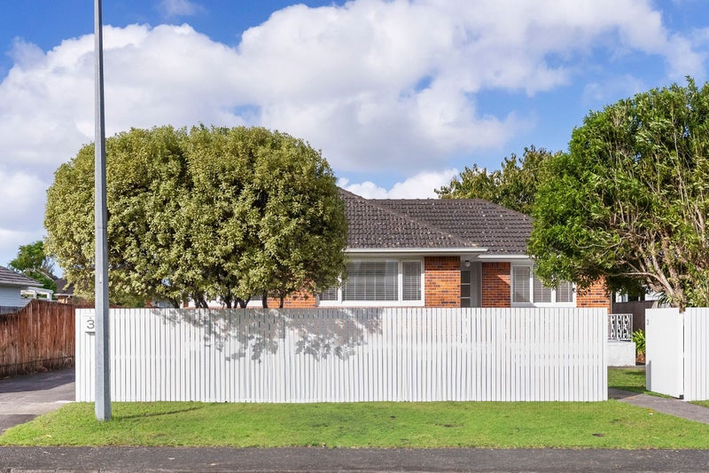 3 Roby Street, Te Atatu Peninsula, Auckland - Carousel 1
