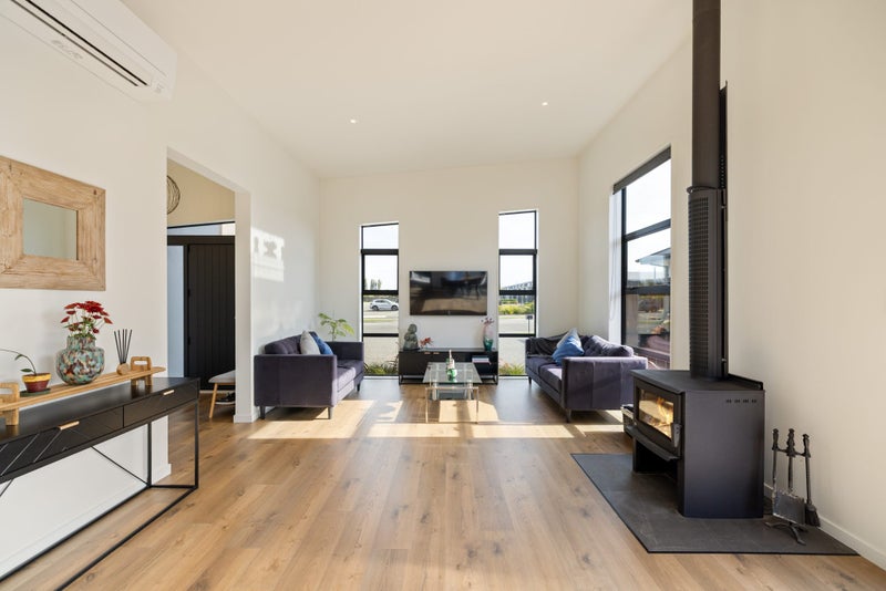 13 Russ Drive, Lincoln, Lincoln - Carousel 2