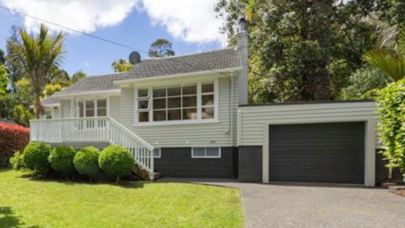121 Woodlands Park Road, Titirangi, Auckland - Carousel 1