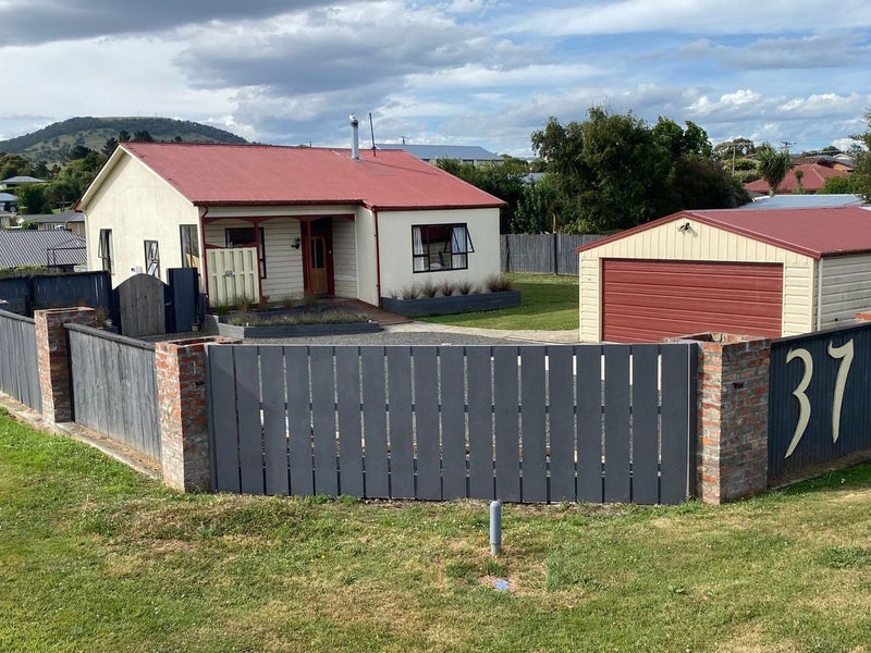 37 Collins Street, Waikouaiti, Waikouaiti - Carousel 1