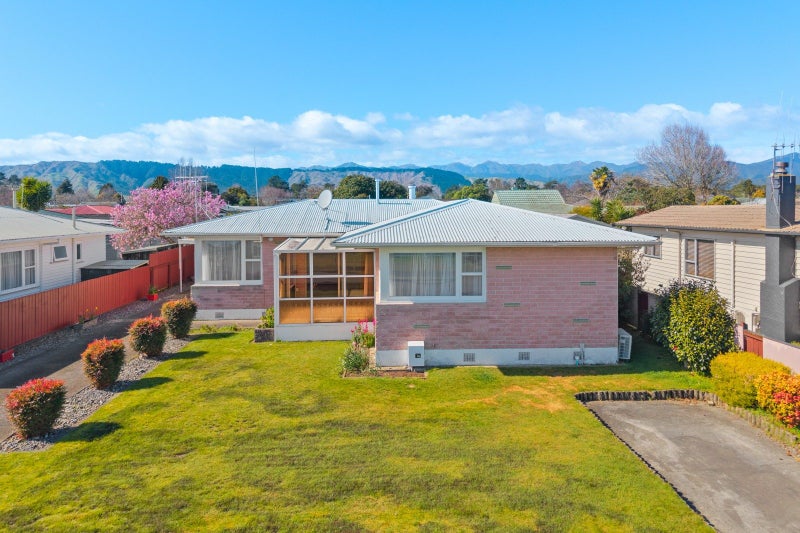 46 Featherston Street, Levin, Levin - Carousel 2