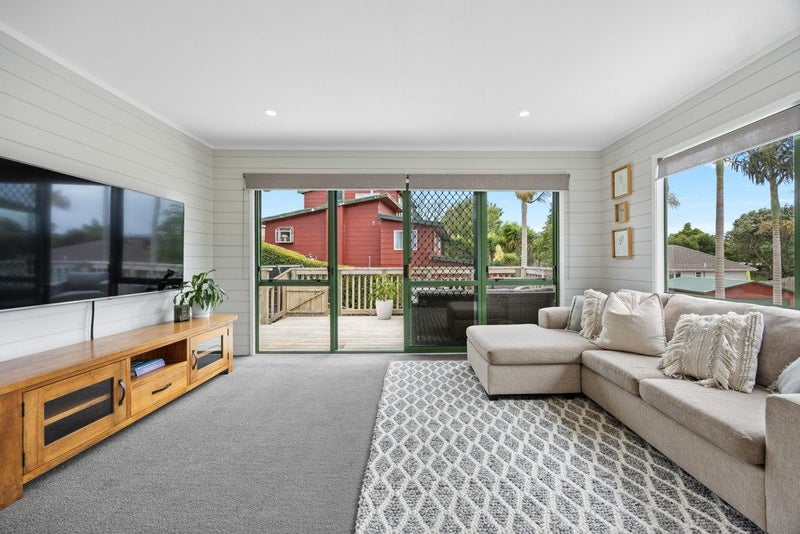 2/103 Cook Street, Howick, Auckland - Carousel 2