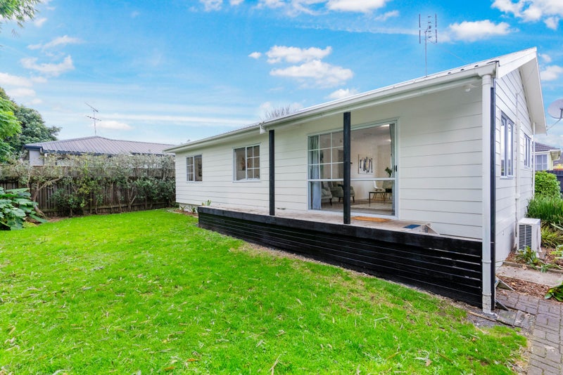 2/7 Sunburst Street, Papakura, Papakura - Carousel 1