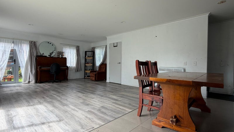 7 Whau Crescent, Avondale, Auckland - Carousel 2