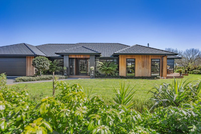 35 Pinot Crescent, Ohau, Levin - Carousel 1