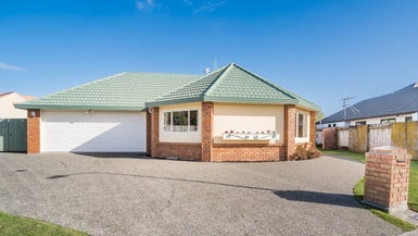 9 Madison Avenue, Milson, Palmerston North - Carousel 1
