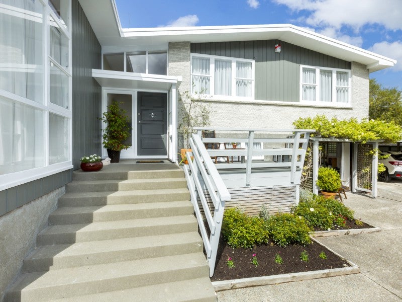 Property Valuation for 8 Harewood Grove, Pinehaven, Upper Hutt Trade