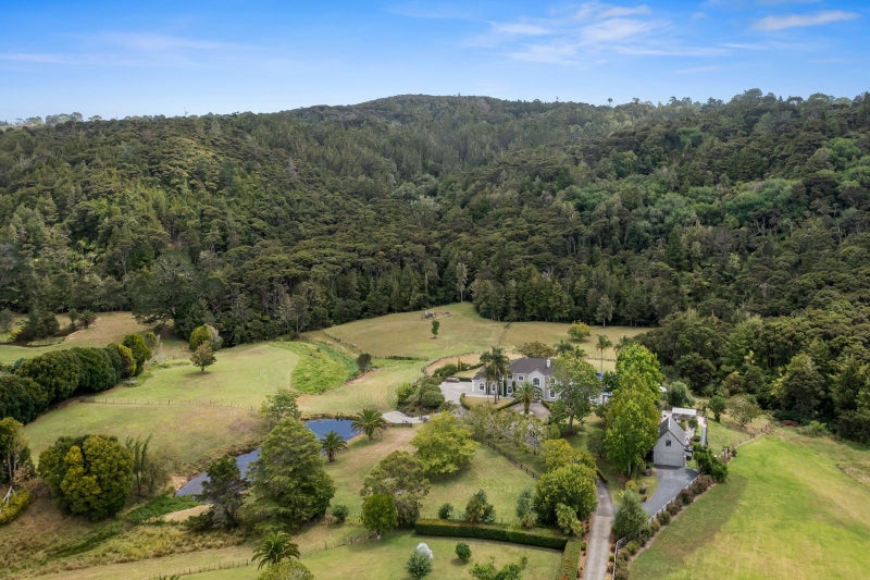 45 Hardens Lane, Paremoremo, Auckland - Carousel 2
