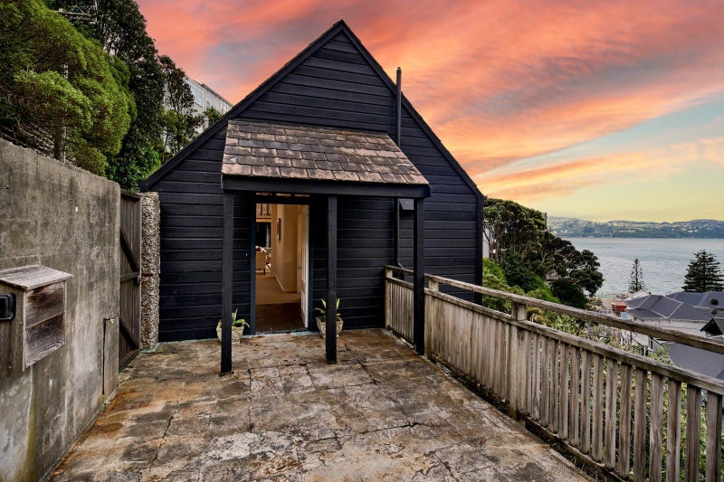 28 Hay Street, Oriental Bay, Wellington - Carousel 2