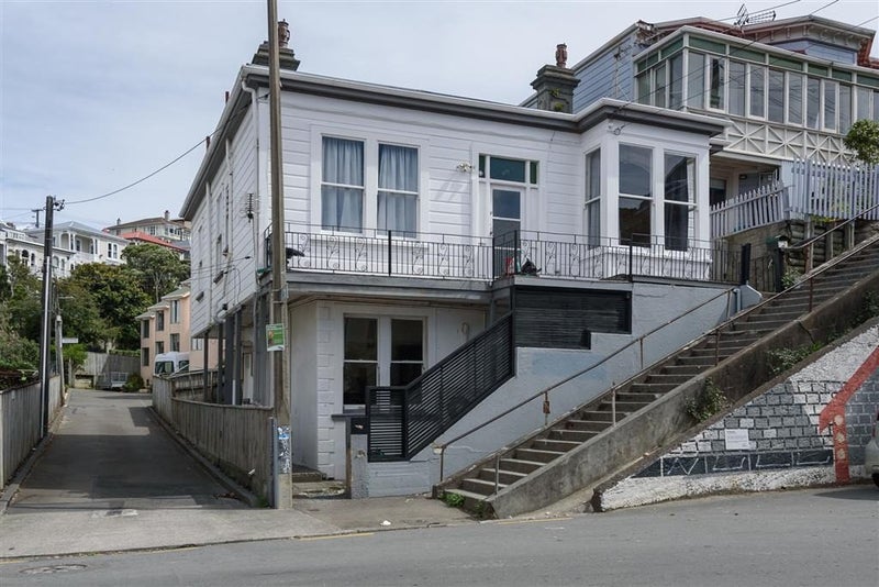 Bottom Flat/33 Hankey Street, Mount Cook, Wellington, Wellington - Carousel 1