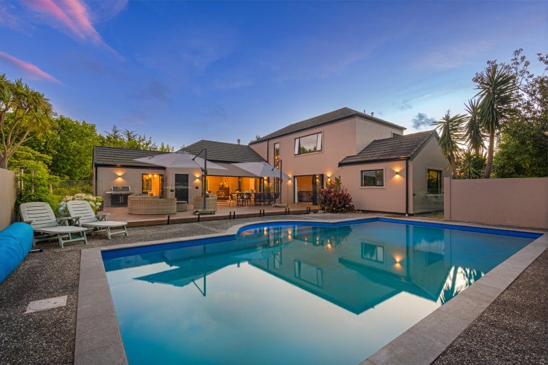 52 Turitea Road, Fitzherbert, Palmerston North - Carousel 2