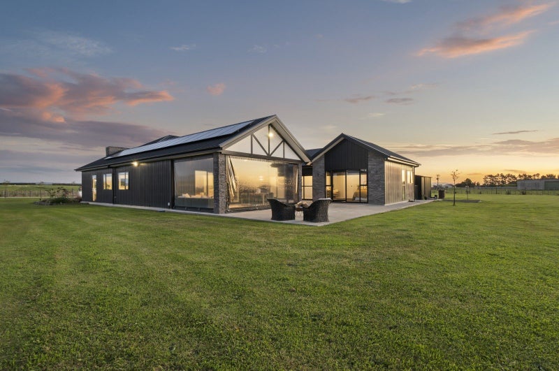 5 Alayna Court, Colyton, Feilding - Carousel 23