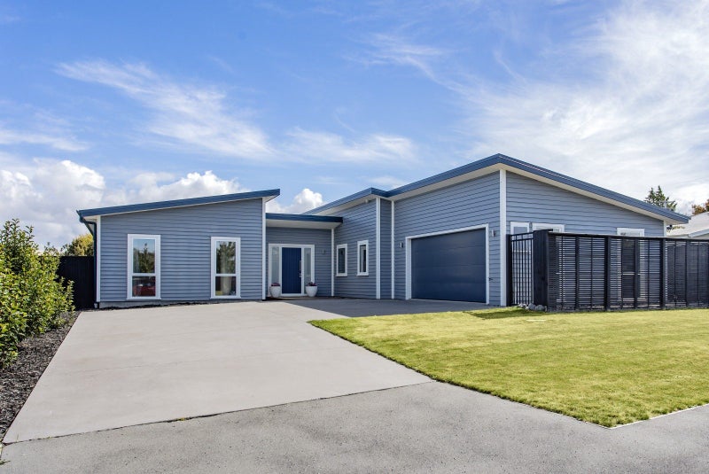 29 Wineberry Avenue, Amberley, Amberley - Carousel 1