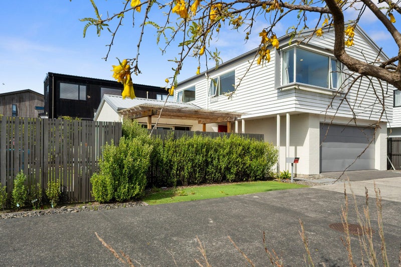 1 Alexander French Close, Silverdale, Silverdale - Carousel 1