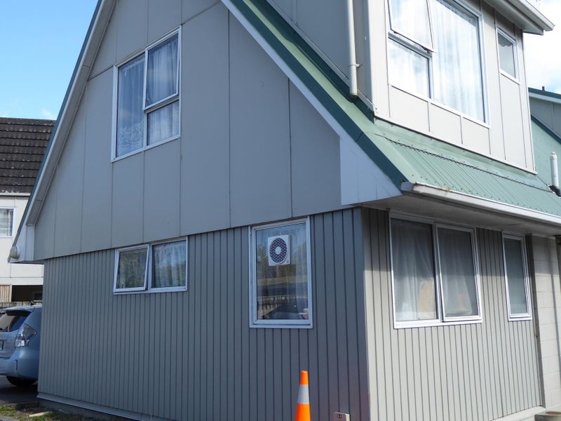 8/98 Pharazyn Street, Melling, Lower Hutt - Carousel 1