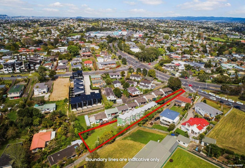 1 Hall Road, Glenfield, Auckland - Carousel 1