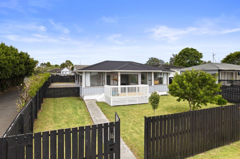 16 Frank Hewitt Street, Pukekohe, Pukekohe - Carousel 1