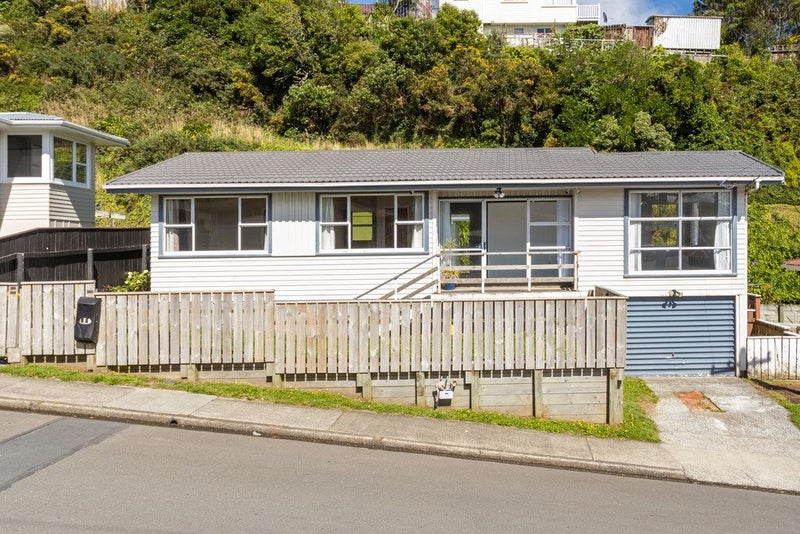 96 Beazley Avenue, Paparangi, Wellington - Carousel 1