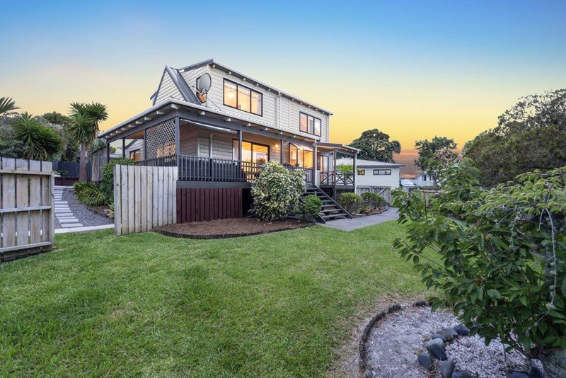 16 Albatross Road, Red Beach, Red Beach - Carousel 1