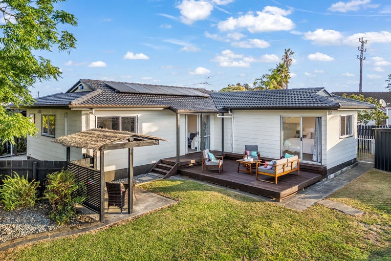 4 Silverstone Place, Henderson, Auckland - Carousel 1