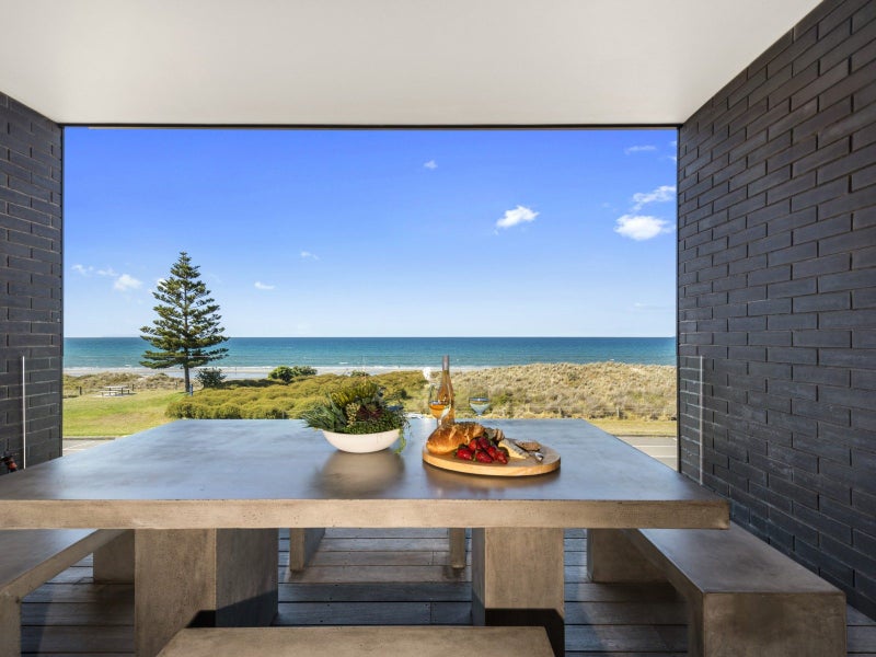 211 Marine Parade, Mount Maunganui, Tauranga, Bay Of Plenty - Carousel 1