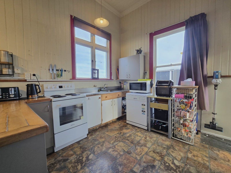 219 Hampden Street, Hokitika - Carousel 2