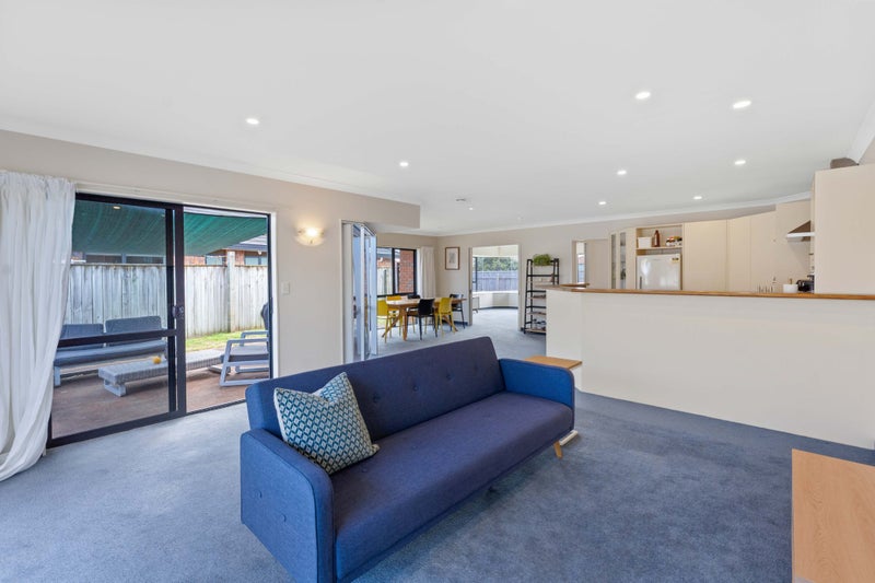 96 Guildford Drive, Paraparaumu Beach, Paraparaumu - Carousel 2