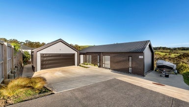15C Te Makuru Lane, Maraetai, Auckland - Carousel 1