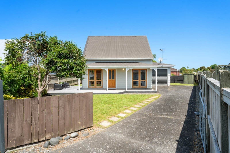 1/46 Halberg Street, Glenfield, Auckland - Carousel 1