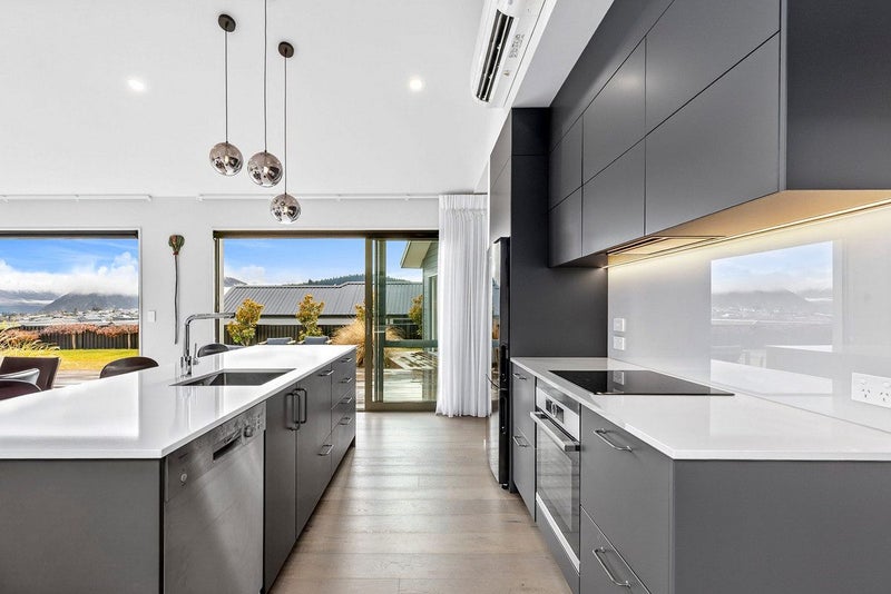 8 The Heights Avenue, Wanaka - Carousel 2