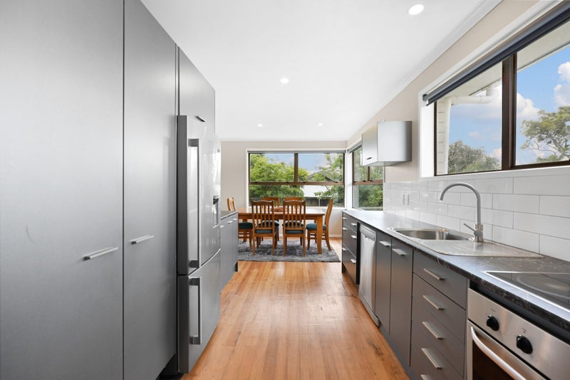 21 Margaret Place, Deanwell, Hamilton - Carousel 2