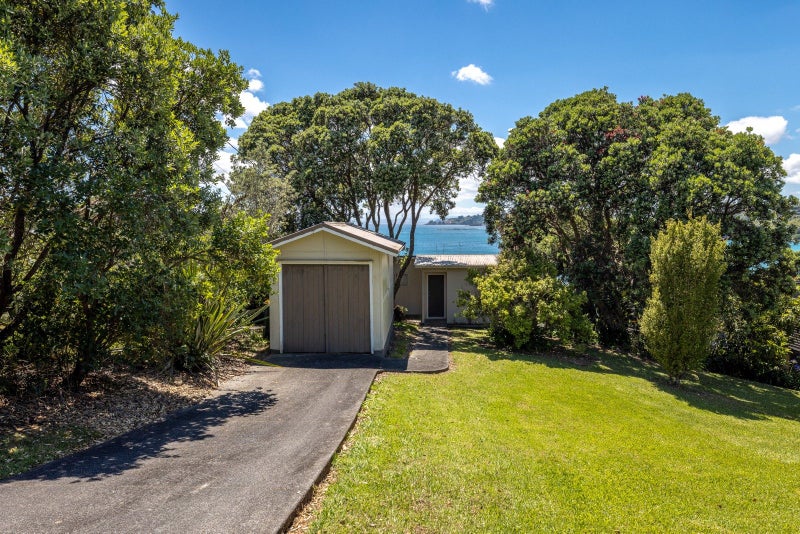 3 Waikare Road, Oneroa, Waiheke Island - Carousel 2